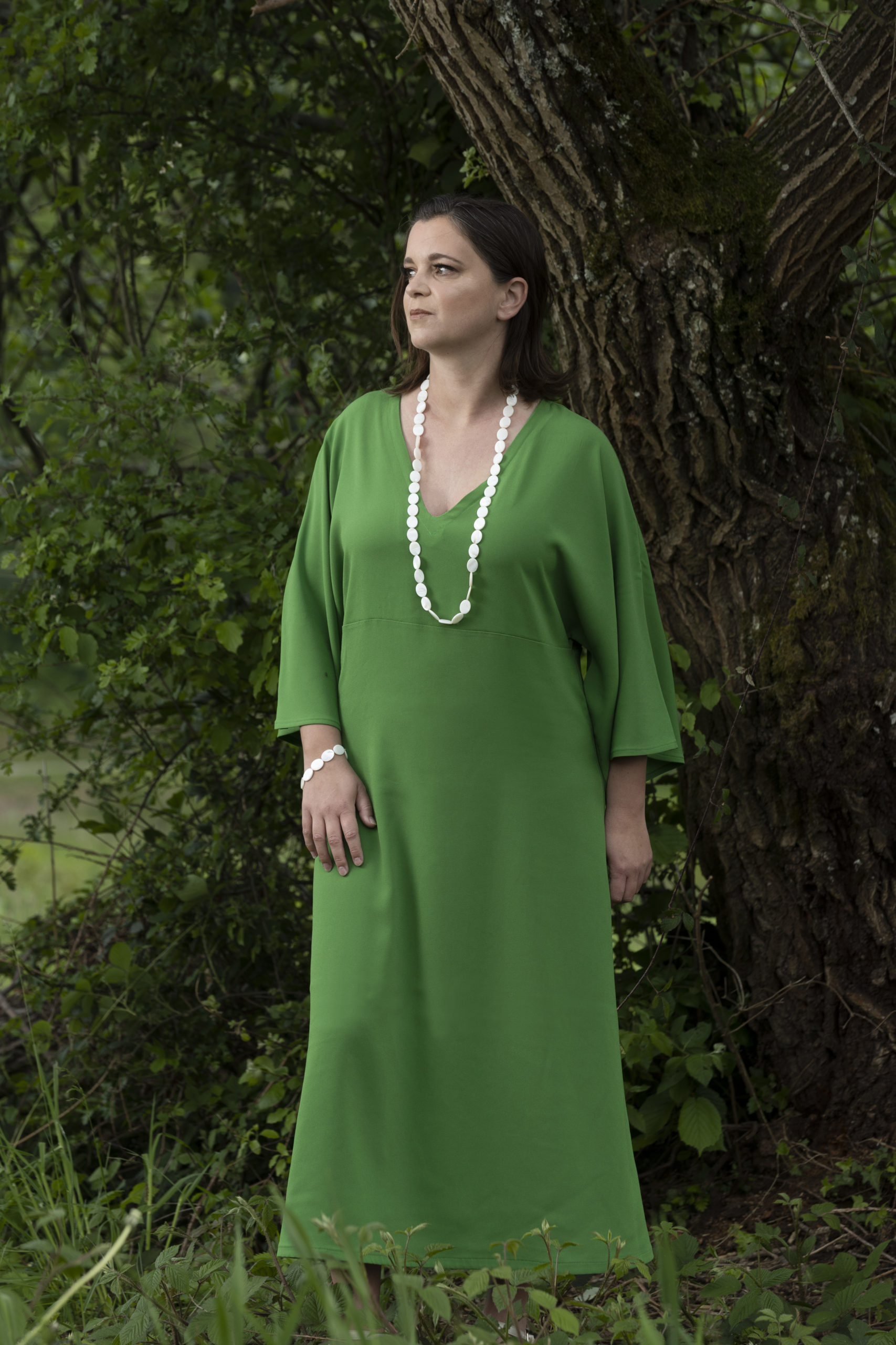 HANAÉ robe vert pomme crêpe envers satin – Image 4