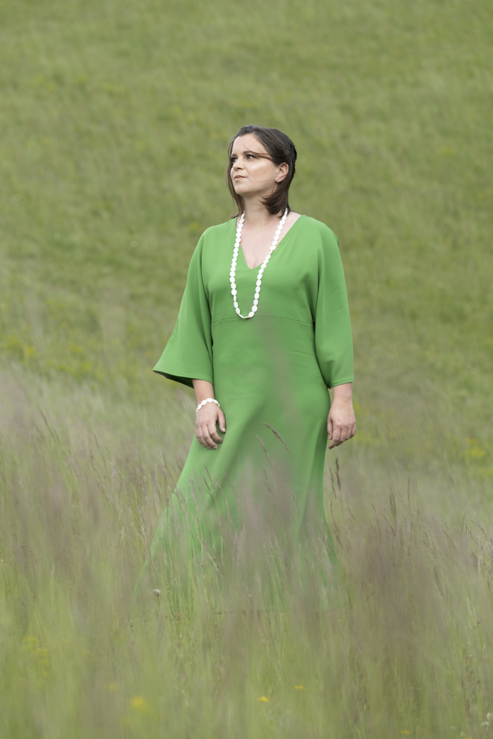 HANAÉ robe vert pomme crêpe envers satin – Image 7