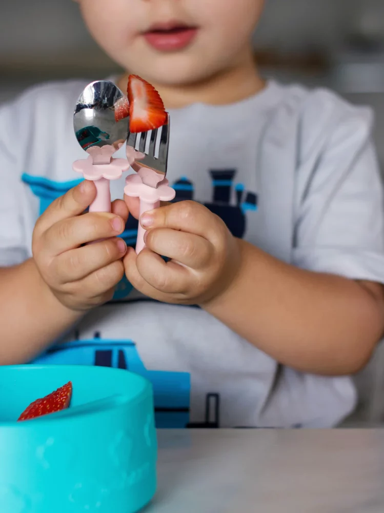 Ensemble de couverts ergonomiques en inox gris – Image 5
