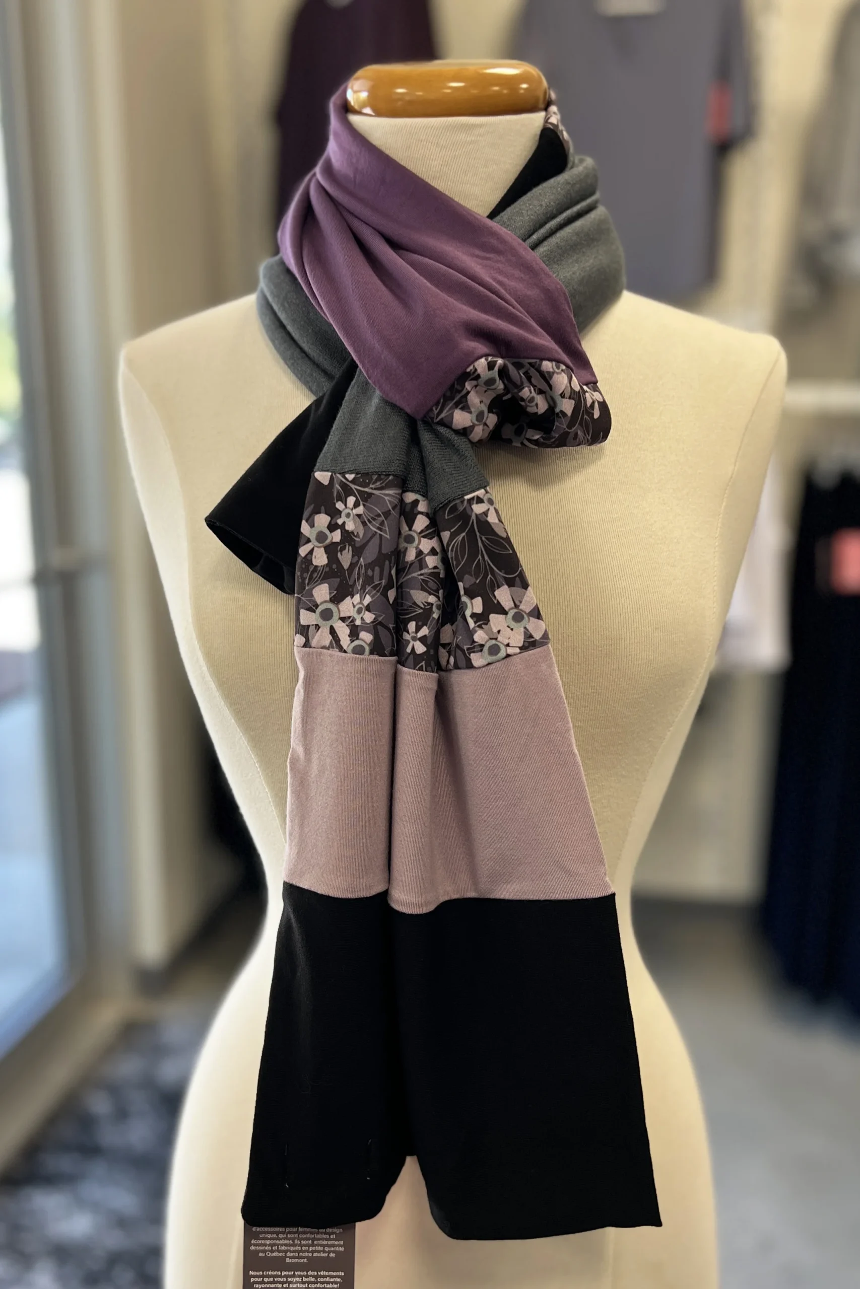 Foulard Atelier - Série Violet – Image 2