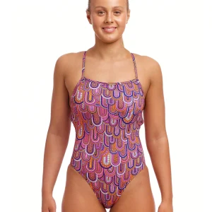 Maillot de bain une-pièce Strapped In pour femmes - Learn to fly