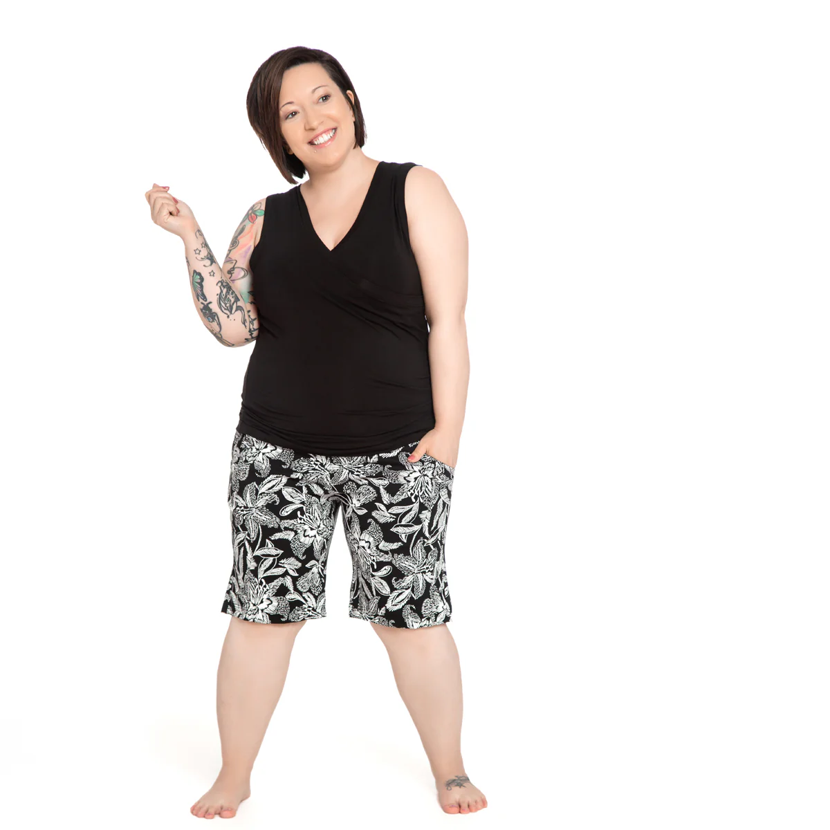 Short Tara - Floral Noir et blanc – Image 4