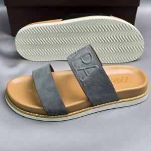 Sandale Prada Homme Grise – Élégance et Confort au Quotidien