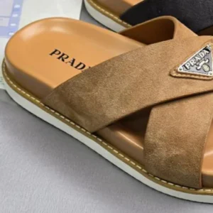 Sandale Prada Homme Marron Clair – Élégance et Confort au Quotidien