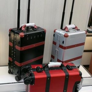 Valise Rétro Aluminium – Style Luxueux et Robuste