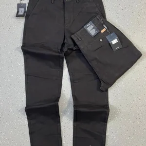 Pantalon noir classique