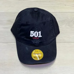 Casquette Noir Brodé “levis 501”