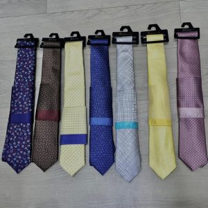 Cravates homme élégantes assorties – motifs